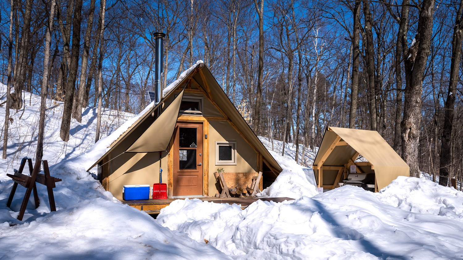Four season tent in Gatineau Park in winter