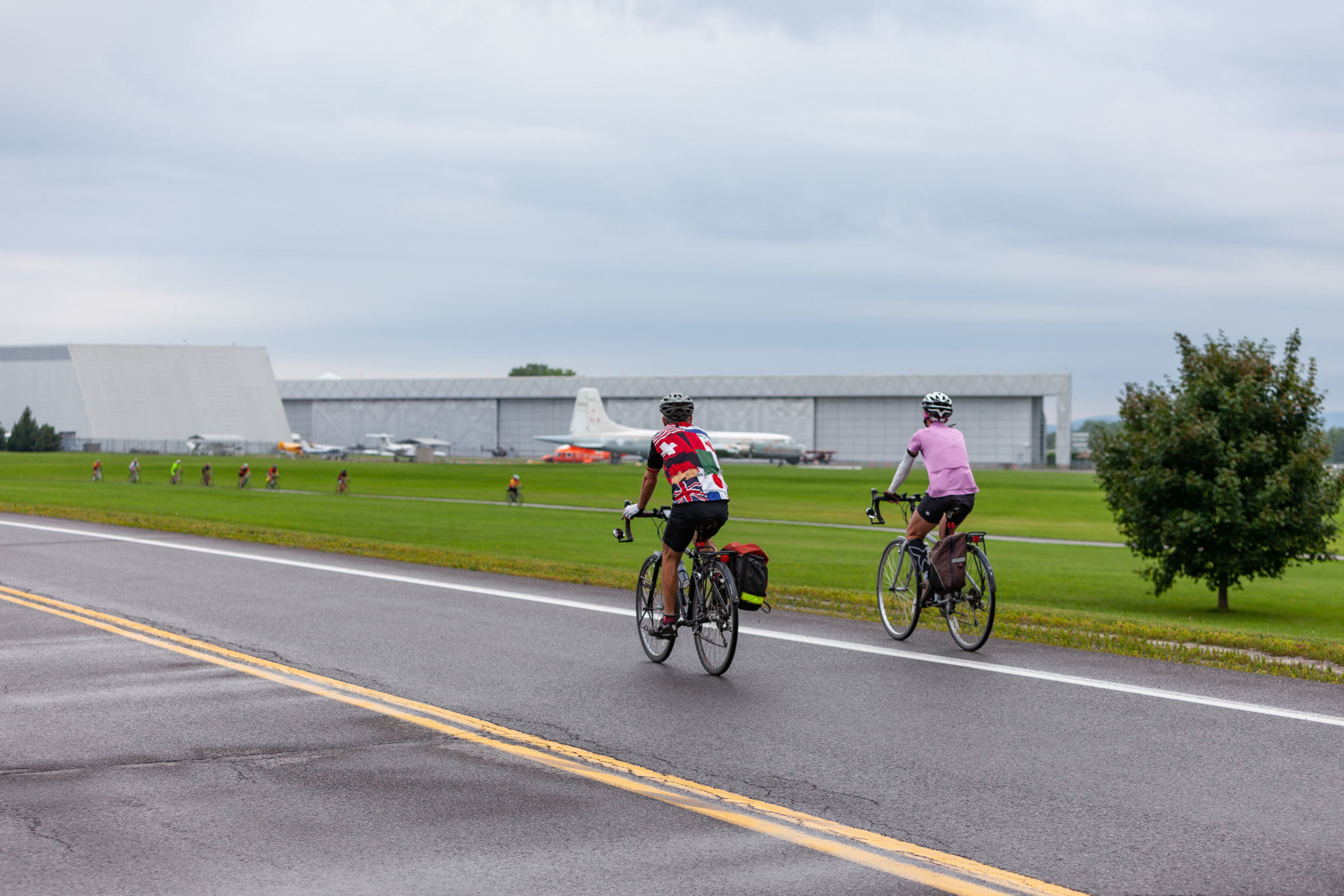People biking on the car-free Sir George-Étienne Cartier Parkway during Bikedays.