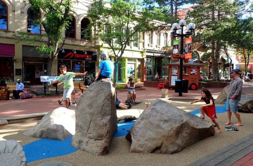Galerie Pearl Street Mall - Boulder, Colorado : https://www.obligatorytraveler.com/