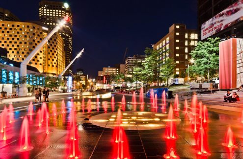 Quartier des spectacles - Montréal, Québec : https://gomontrealtourism.com/