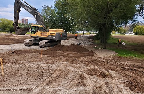 Excavator at work in Jacques-Cartier Park, spring 2020.