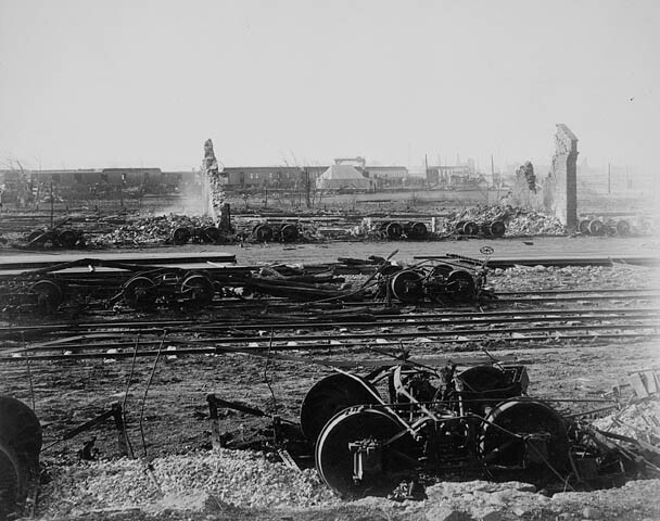 La gare de train après l’incendie de 1900.