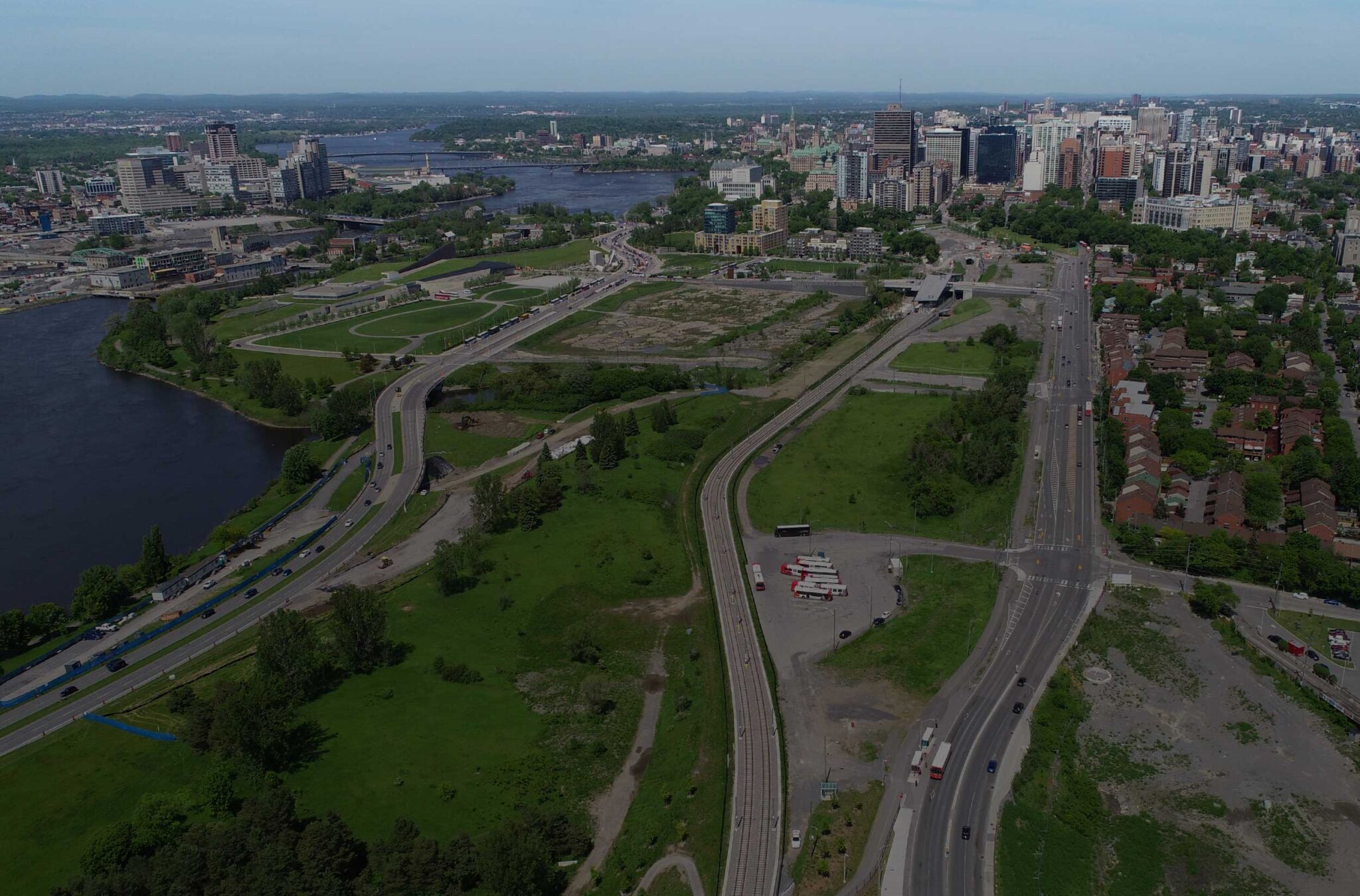 Bancs de parc commémoratifs